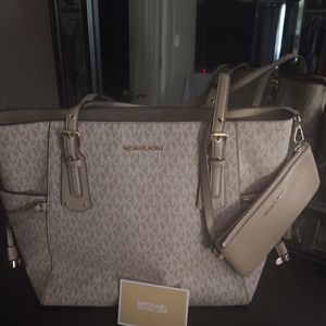 Michael kor purse